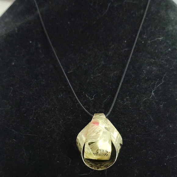 Hand Crafted Second Sun Tailsman Necklace - Picture 4 of 4